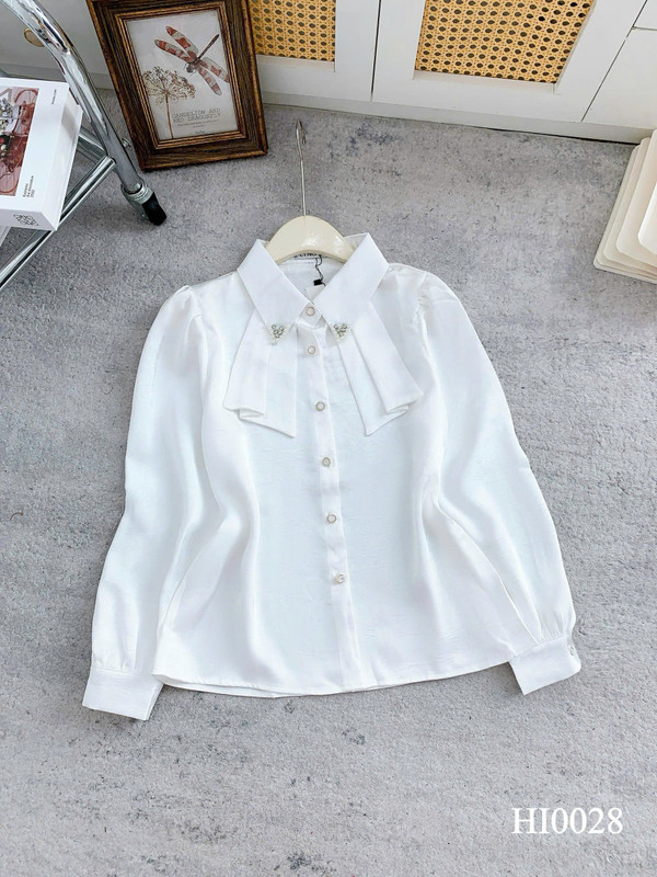 ÁO SƠ MI LỤA HAI NƠ PHẦN TRƯỚC LÁ CỔ ĐÍNH CƯỜM HI0028