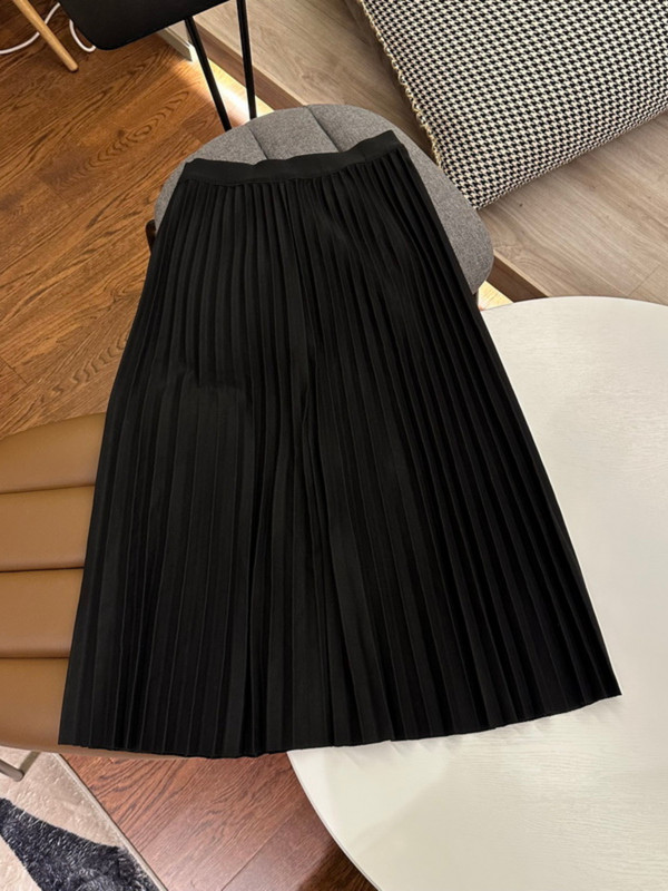 Chân váy xếp ly dáng dài màu đen CV04-22 | Thời trang công sở K&K Fashion